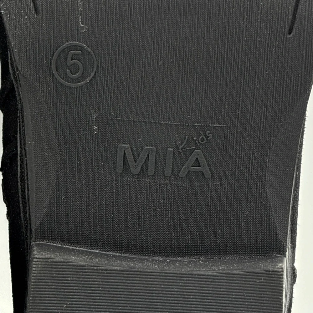 MIA excellent pre